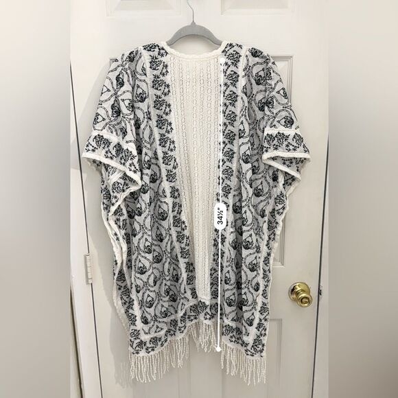 Anthropologie Embroidered Kimono Size XS/Small Black and White Fringe Boho Flowy - Picture 8 of 8